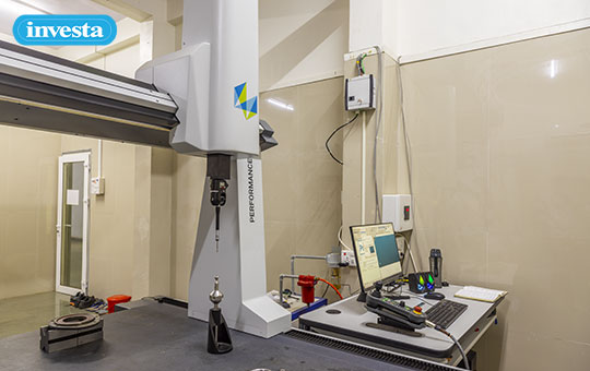 CO-ORDINATE MEASURING MACHINE
